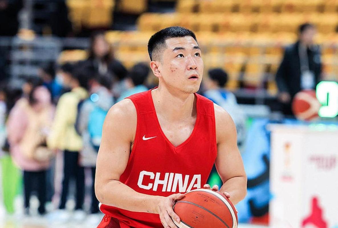 国字号后卫！高诗岩9中7砍下18分9助3断正负值+16
