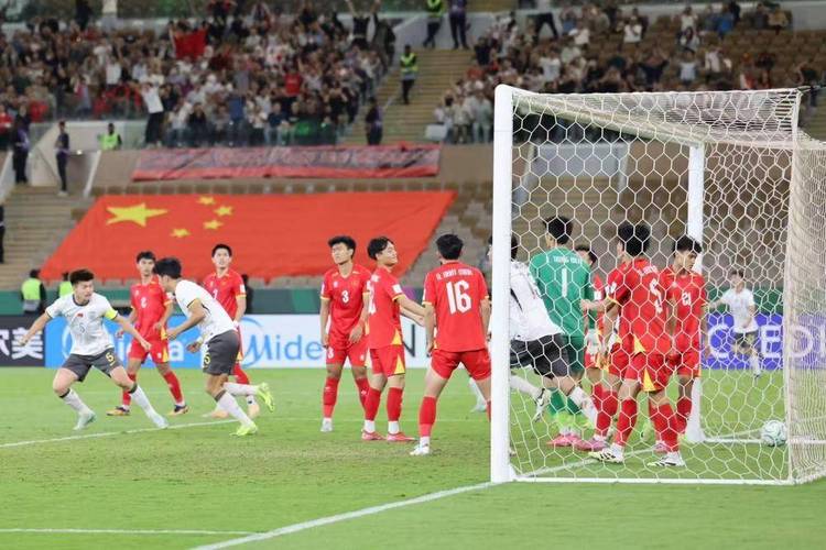 国足U23vs泰国U23首发：向余望领衔，陈泽仕、汪士钦、于金永先发